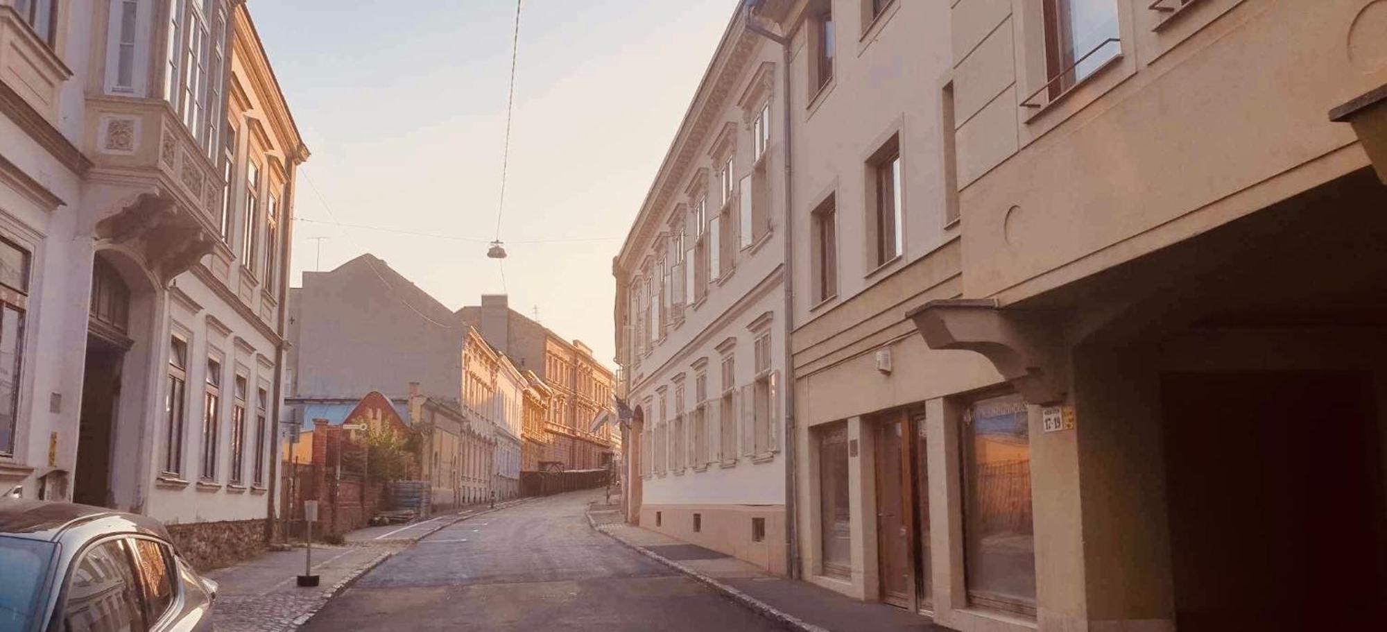 Central Pecs Bea&Tom Экстерьер фото