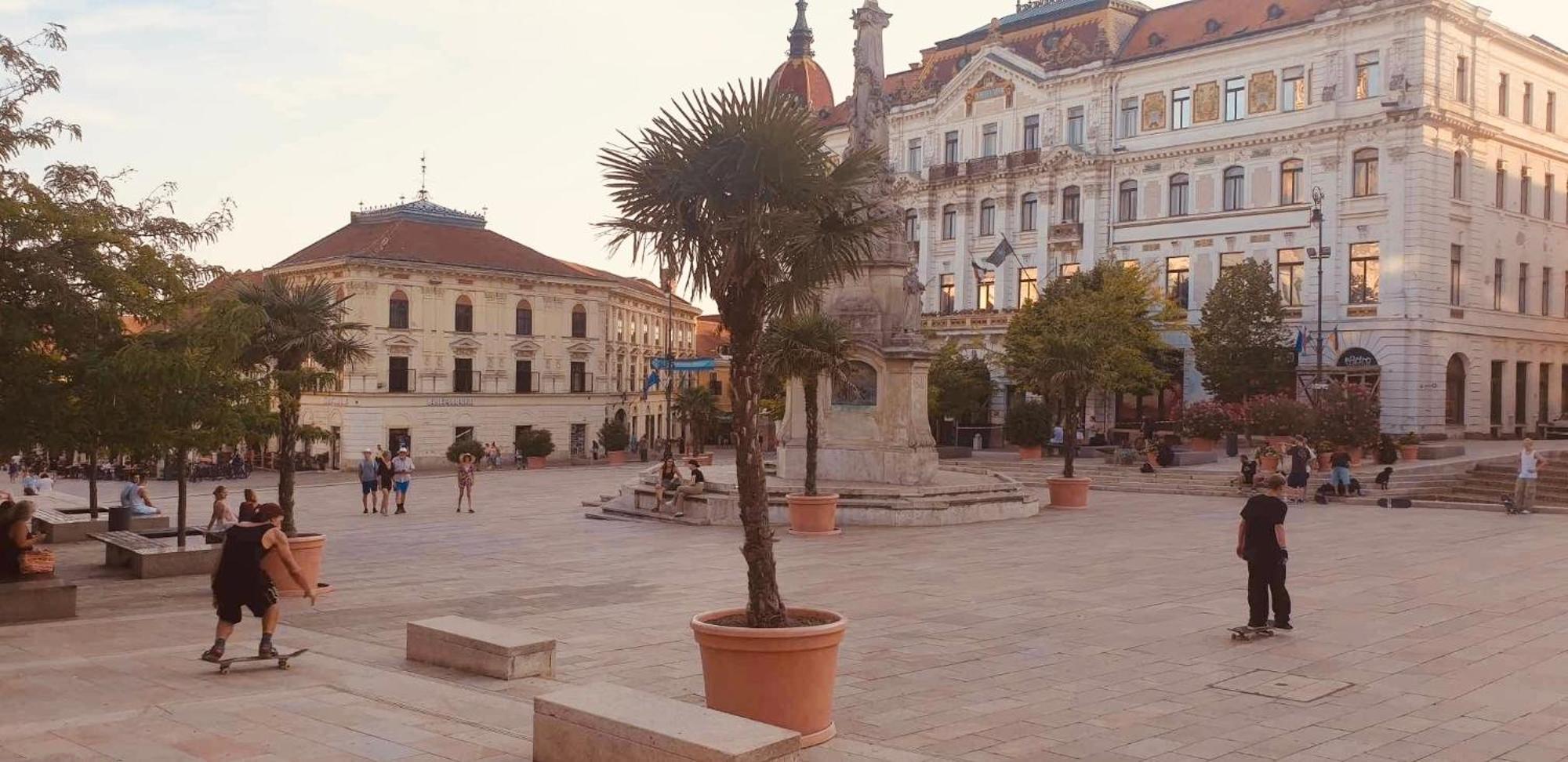 Central Pecs Bea&Tom Экстерьер фото